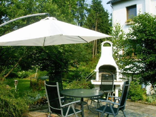Waldpension Zum Felsenkeller Lichtenfels-Sachsenberg Bagian luar foto