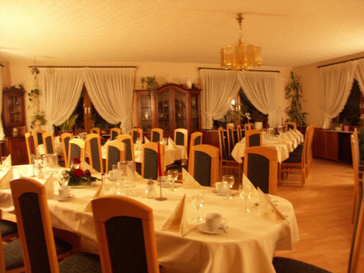 Waldpension Zum Felsenkeller Lichtenfels-Sachsenberg Bagian luar foto